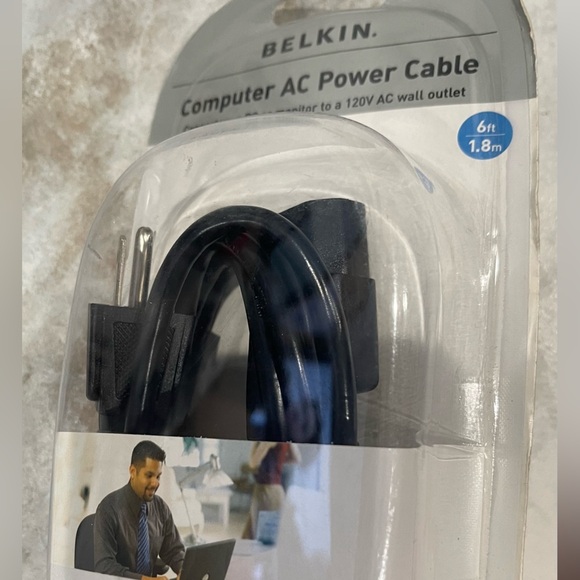 Belkin Black USB-C to Lightning Cable for Fast Charging - Picture 6 of 9
